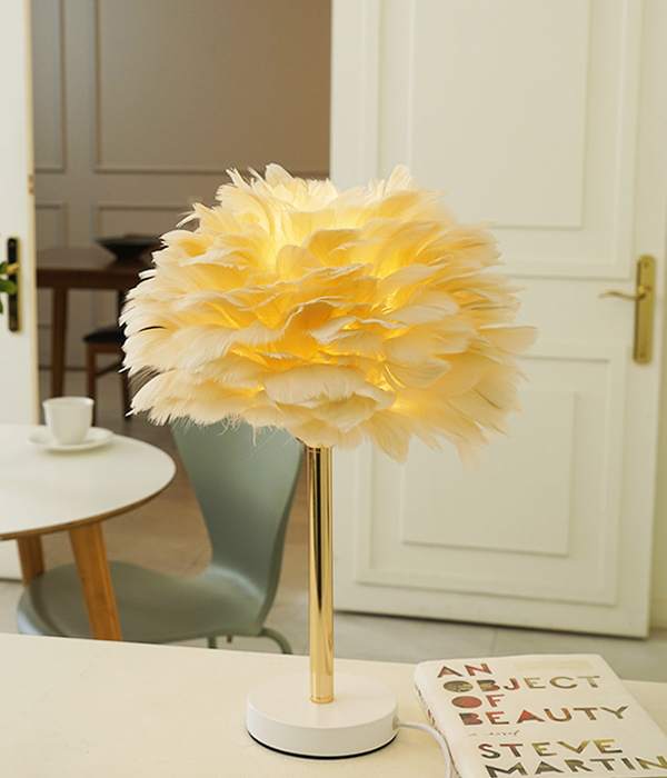 에타스 깃털 테이블조명 LED스탠드 침실스탠드 단스탠드조명